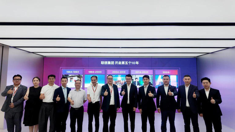 联想与星动纪元联手，共创人形服务机器人智慧展厅新纪元(图2)